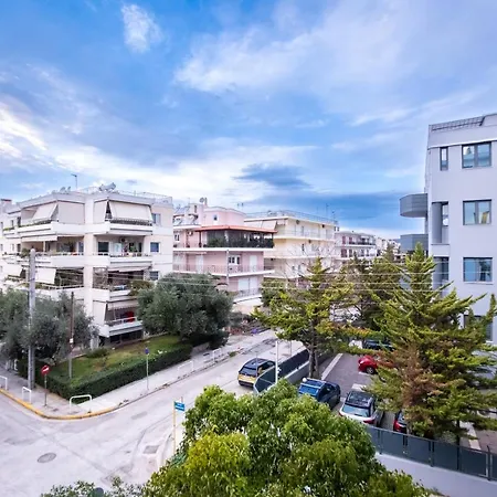 With Parking Near Medical Center Αθήνα